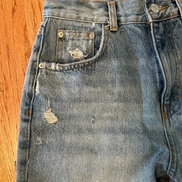 Pull&Bear Boyfriend Jeans, Distressed and Ripped Detail, High Waist, Size 4 / 25 - Picture 3 of 15